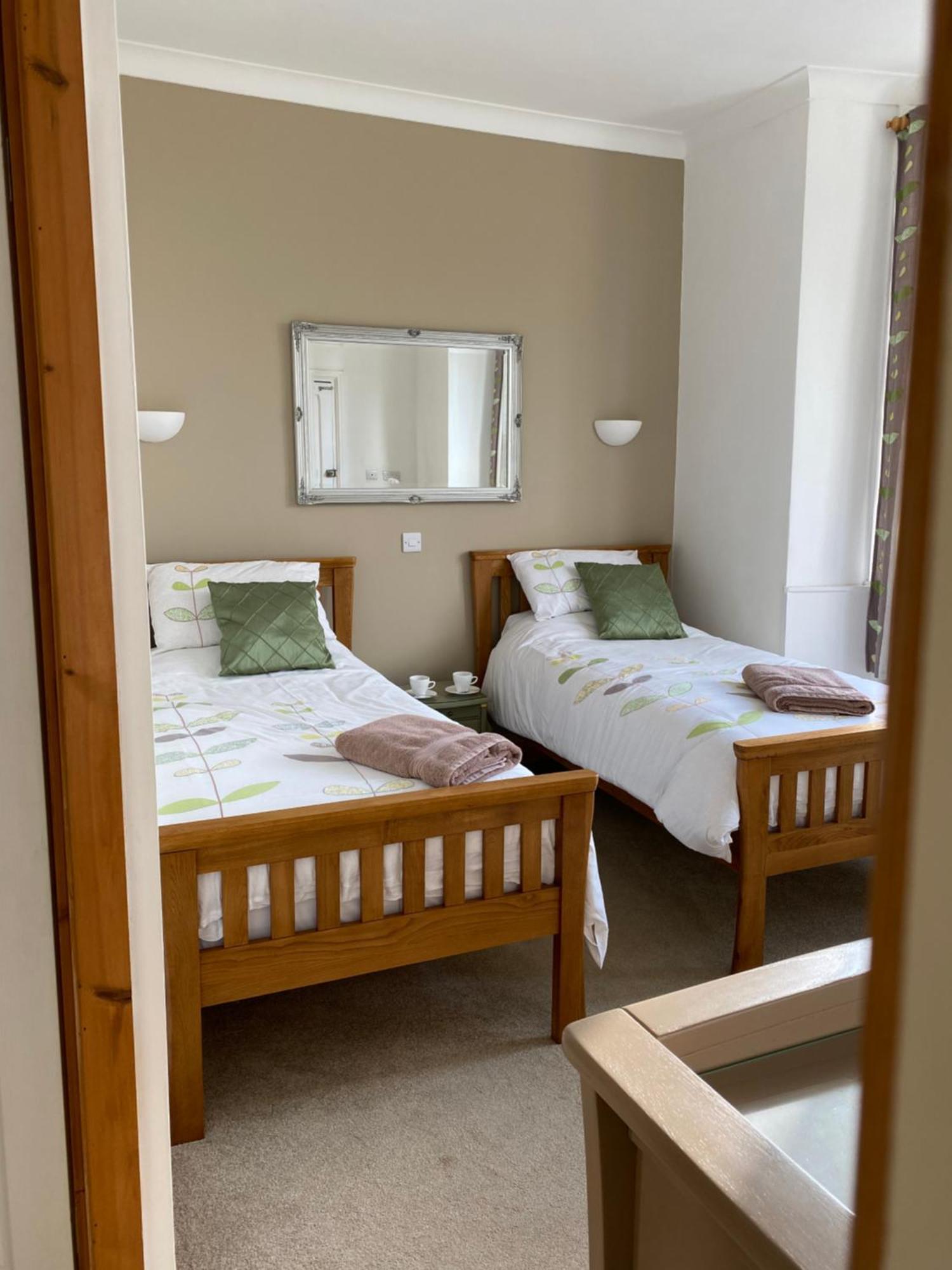 Station House Holiday Cottages, Exclusively For Grown Ups, Thornton Dale พิกเคอริง ภายนอก รูปภาพ